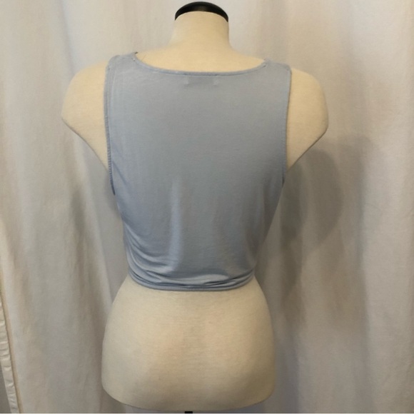 ARITZIA Babaton baby blue tie front crop top. Size L. - Picture 2 of 7